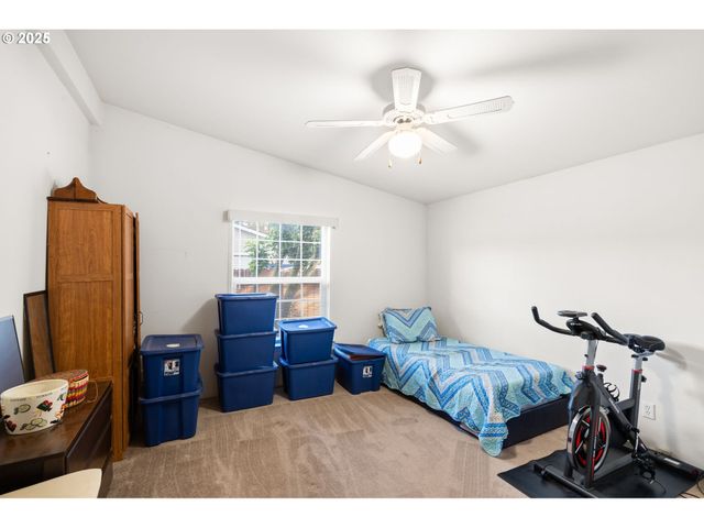 3326 SENECAL CREEK Dr, Woodburn, OR 97071