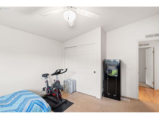 3326 SENECAL CREEK Dr, Woodburn, OR 97071