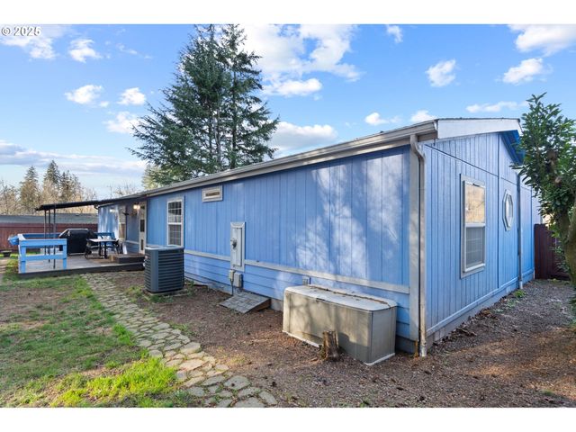3326 SENECAL CREEK Dr, Woodburn, OR 97071