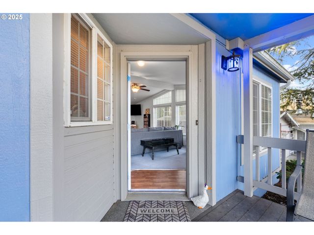 3326 SENECAL CREEK Dr, Woodburn, OR 97071