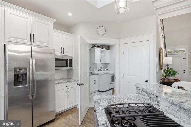 162 HUNTINGWOOD DR, Lancaster, PA 17602