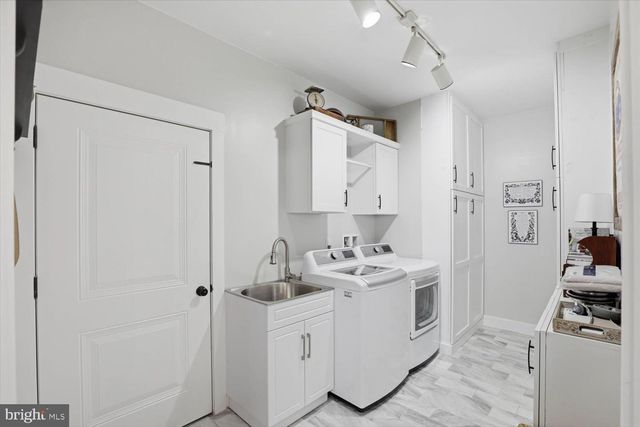 162 HUNTINGWOOD DR, Lancaster, PA 17602