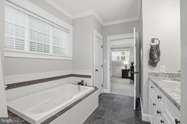 162 HUNTINGWOOD DR, Lancaster, PA 17602