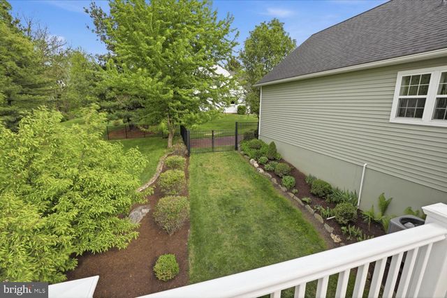 162 HUNTINGWOOD DR, Lancaster, PA 17602