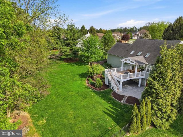 162 HUNTINGWOOD DR, Lancaster, PA 17602