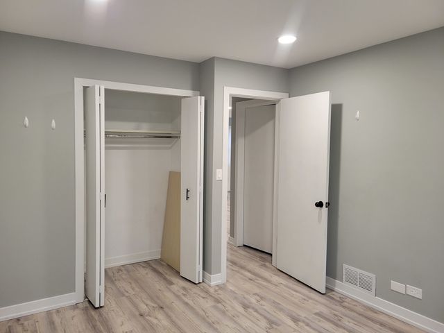 1001 E Callero Circle 2, Mount Prospect, IL 60056