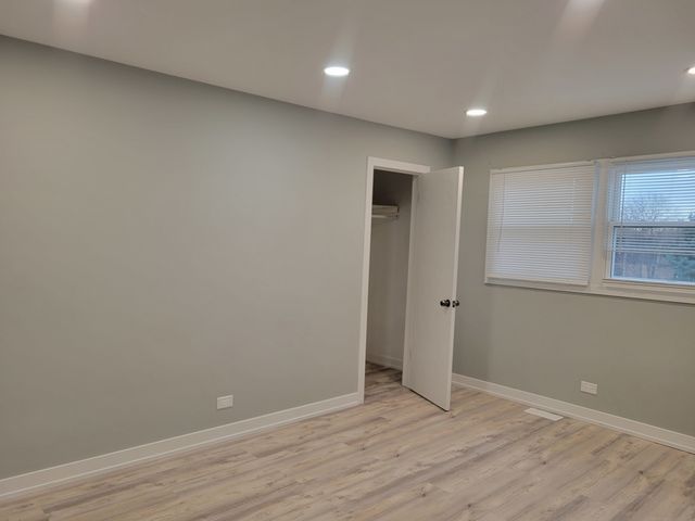 1001 E Callero Circle 2, Mount Prospect, IL 60056