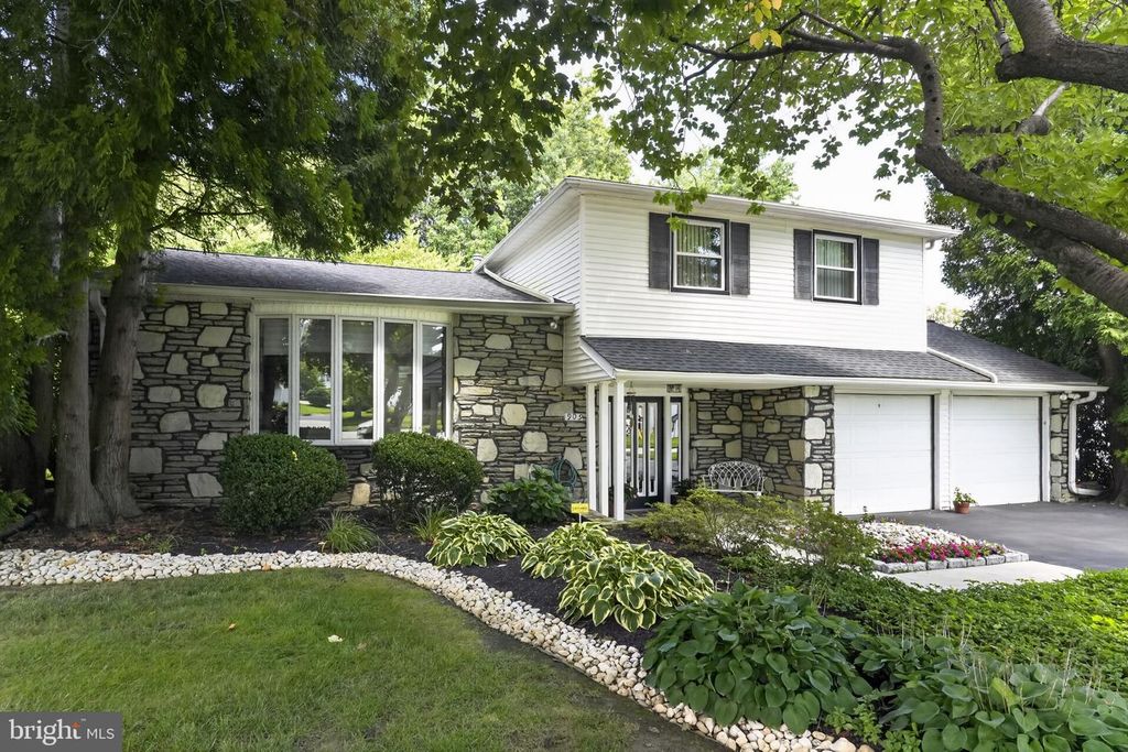 909 WARFIELD LN, HUNTINGDON VALLEY, PA 19006 — exterior