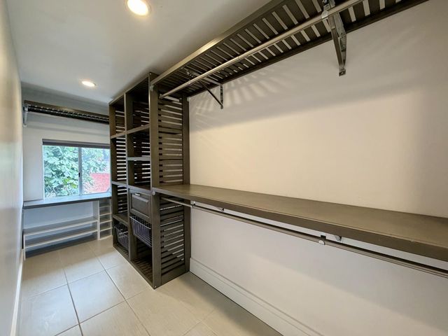 350 Santa Clara Avenue, Oakland, CA 94610