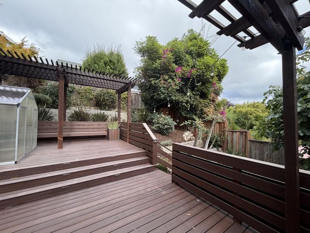 350 Santa Clara Avenue, Oakland, CA 94610