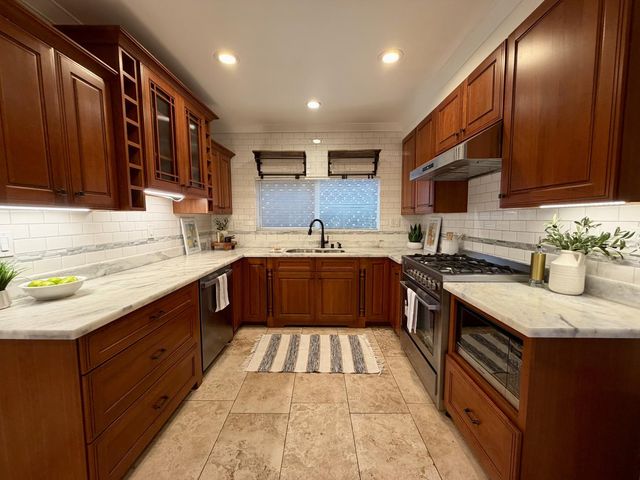 350 Santa Clara Avenue, Oakland, CA 94610