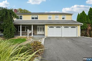 33 Randolph Street, Park Ridge, NJ 07656