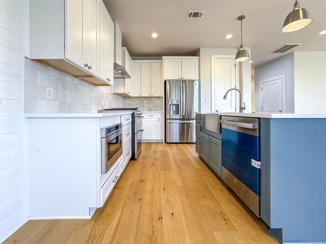 2304 Kellie Brooke RD 12, Spicewood, TX 78669