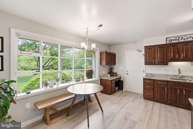 9809 SUNSET DR, Rockville, MD 20850