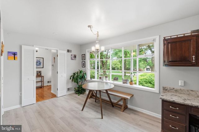 9809 SUNSET DR, Rockville, MD 20850