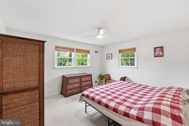 9809 SUNSET DR, Rockville, MD 20850