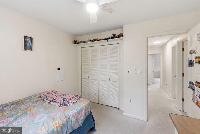 9809 SUNSET DR, Rockville, MD 20850