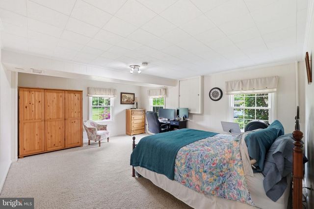 9809 SUNSET DR, Rockville, MD 20850