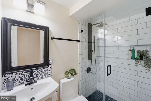 9809 SUNSET DR, Rockville, MD 20850