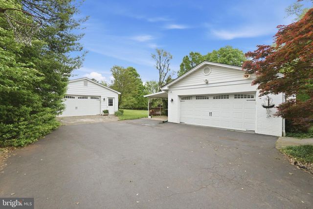 9809 SUNSET DR, Rockville, MD 20850