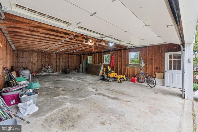 9809 SUNSET DR, Rockville, MD 20850