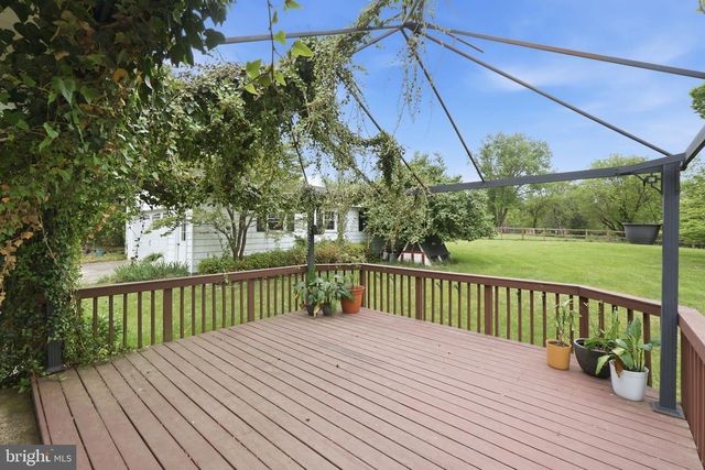 9809 SUNSET DR, Rockville, MD 20850