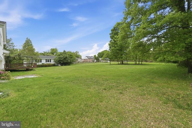 9809 SUNSET DR, Rockville, MD 20850