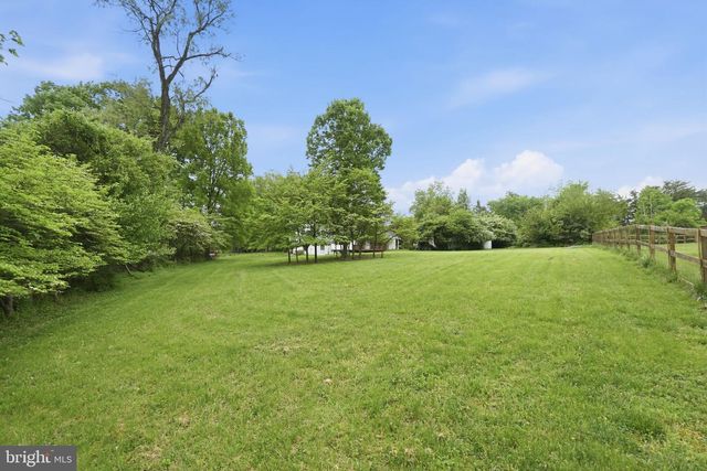 9809 SUNSET DR, Rockville, MD 20850