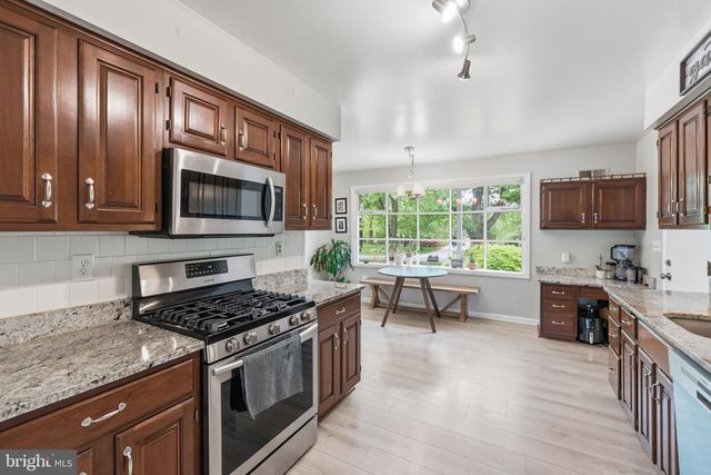 9809 SUNSET DR, Rockville, MD 20850