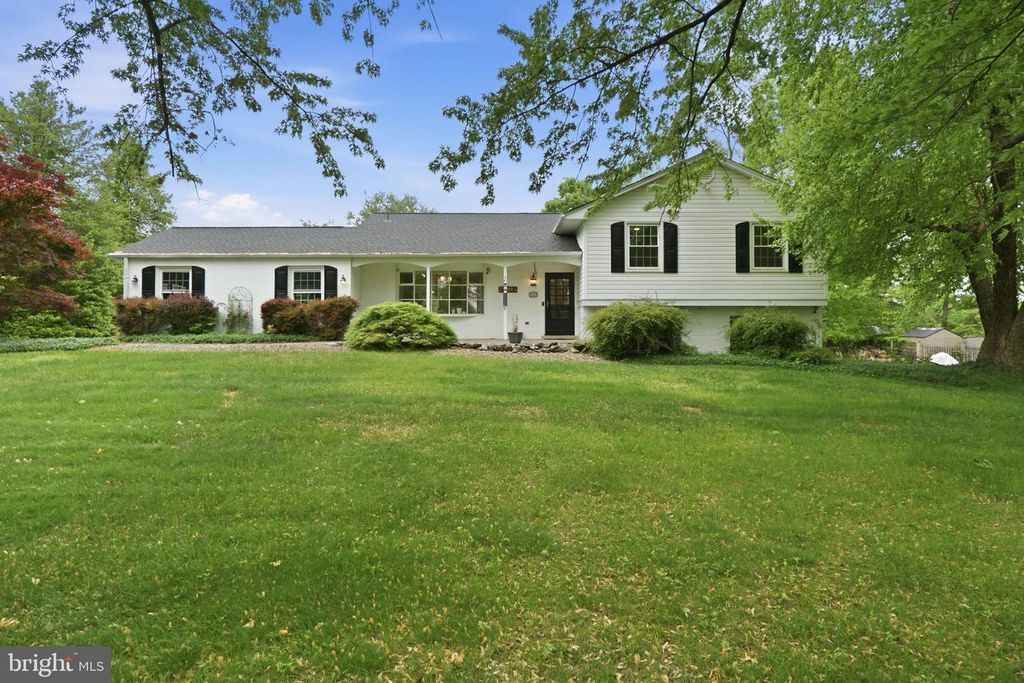 9809 SUNSET DR, Rockville, MD 20850