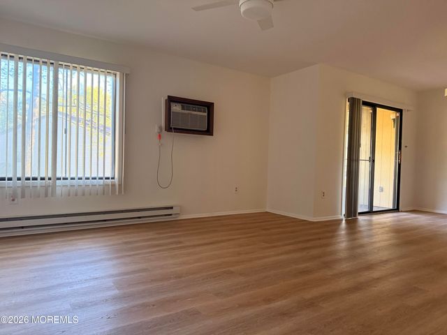 79 Overlook Way D, Manalapan, NJ 07726