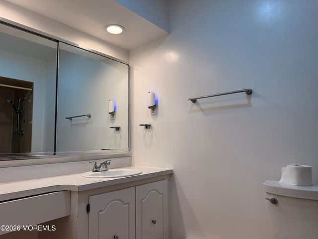 79 Overlook Way D, Manalapan, NJ 07726