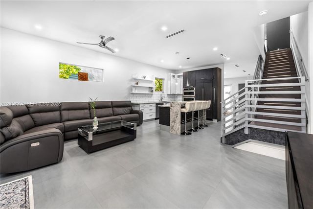 3067 Carter St, Miami, FL 33133