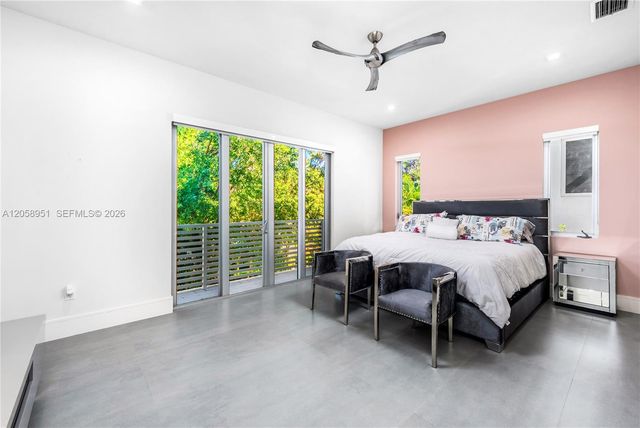 3067 Carter St, Miami, FL 33133