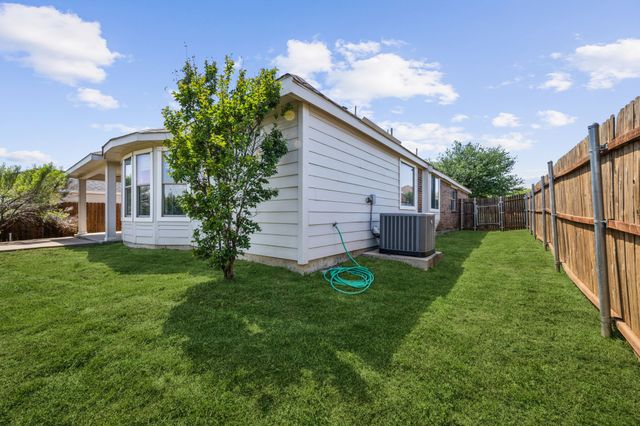 2801 Gardendale Drive, Fort Worth, TX 76120