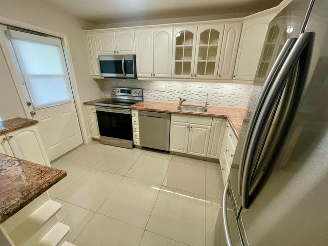 3100 N Course Lane 307, Pompano Beach, FL 33069