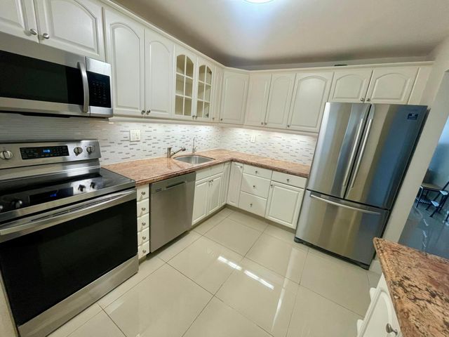 3100 N Course Lane 307, Pompano Beach, FL 33069