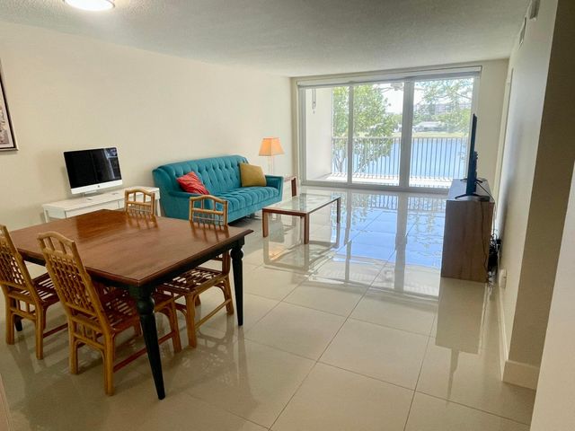 3100 N Course Lane 307, Pompano Beach, FL 33069