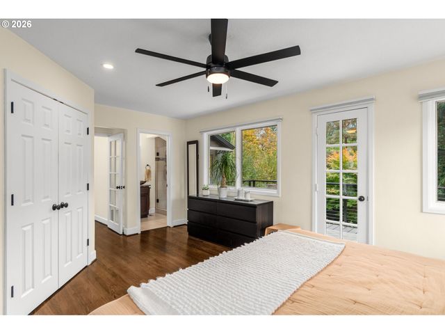 762 LAKE FOREST Dr, Lake Oswego, OR 97034