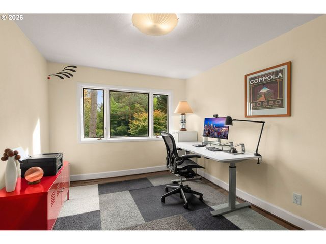 762 LAKE FOREST Dr, Lake Oswego, OR 97034