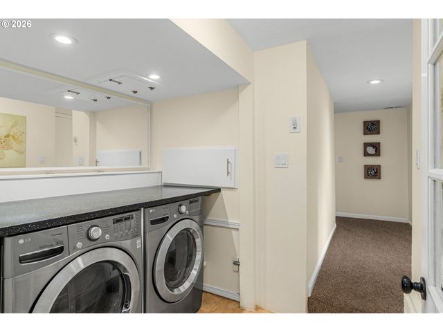 762 LAKE FOREST Dr, Lake Oswego, OR 97034