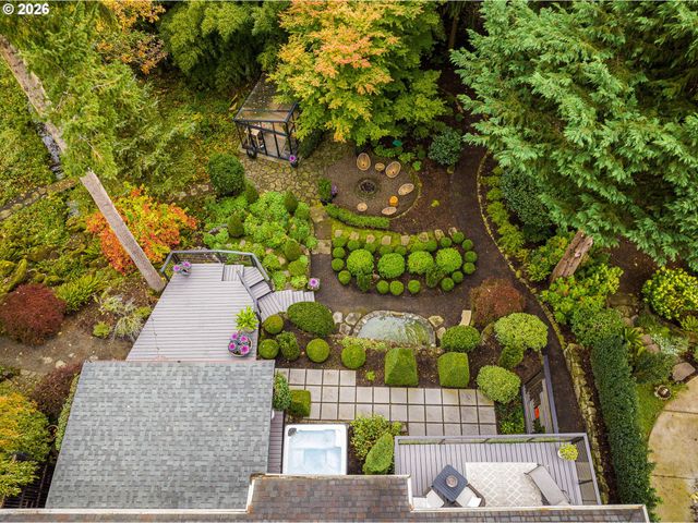 762 LAKE FOREST Dr, Lake Oswego, OR 97034