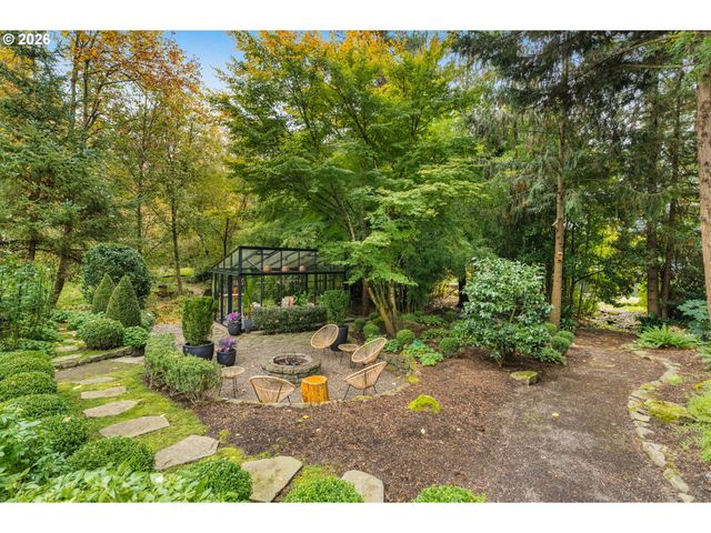 762 LAKE FOREST Dr, Lake Oswego, OR 97034