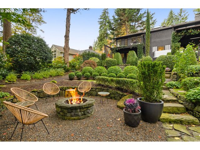 762 LAKE FOREST Dr, Lake Oswego, OR 97034