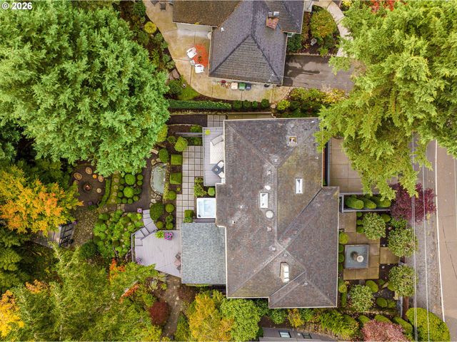 762 LAKE FOREST Dr, Lake Oswego, OR 97034