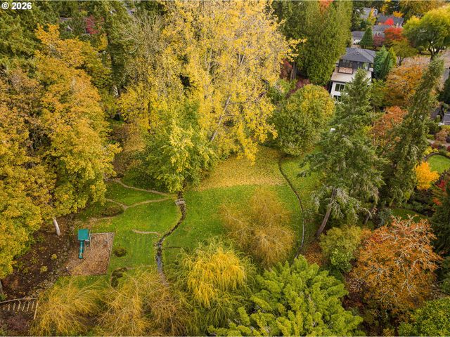 762 LAKE FOREST Dr, Lake Oswego, OR 97034