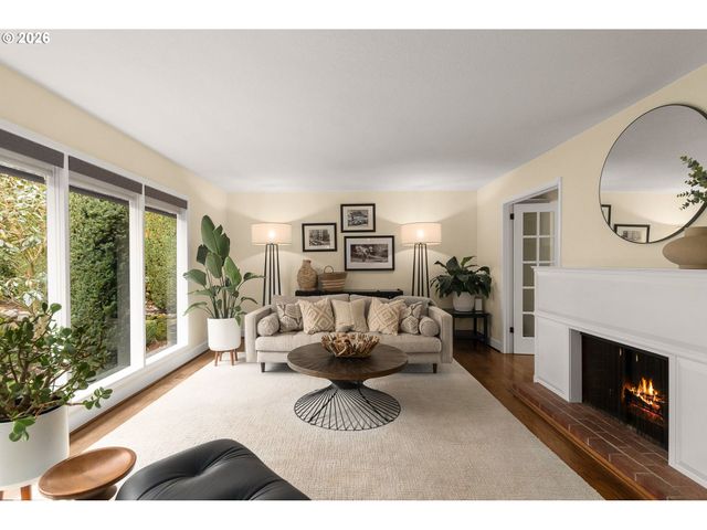 762 LAKE FOREST Dr, Lake Oswego, OR 97034