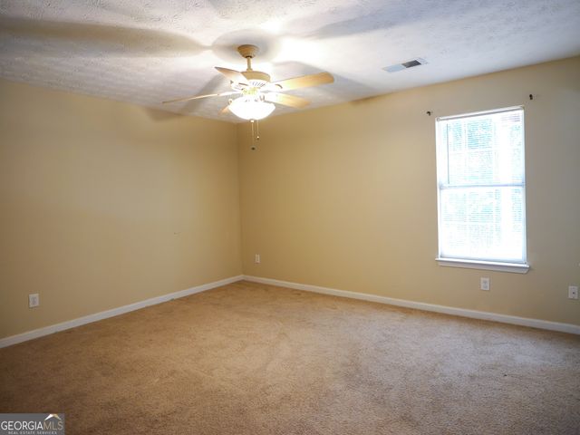 11036 Pebble Ridge Drive, Hampton, GA 30228