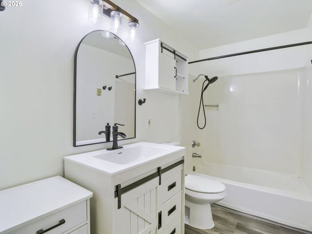 2829 Se 174TH Ave, Portland, OR 97236