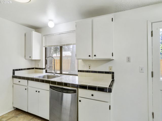 2829 Se 174TH Ave, Portland, OR 97236